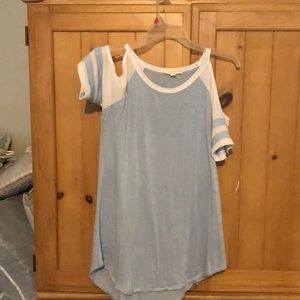 Woman’s cold shoulder top